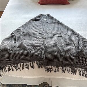 JCREW - Black and White Houndstooth Shawl with Fringe